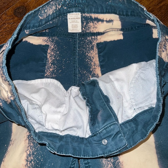 ⭐️Sonoma Blue & Cream Striped Distressed Denim Shorts Upcycled Size 14 - Picture 12 of 15